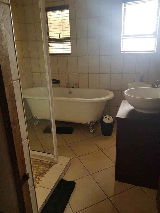 Tsessebe Guesthouse Bloemfontein Eksteriør billede