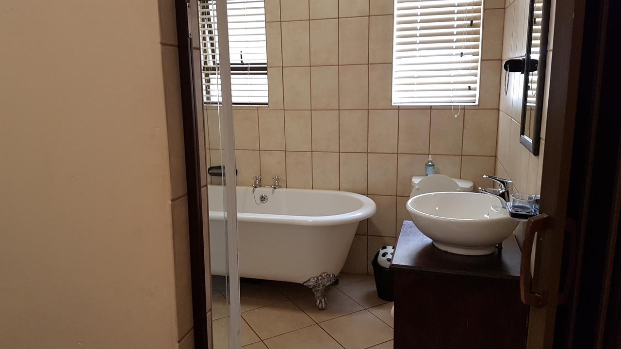Tsessebe Guesthouse Bloemfontein Eksteriør billede